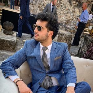 Meet your Posher, Enrique